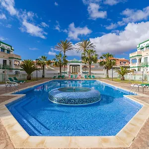 https://apartamento-con-piscina-en-caleta-de-fuste.hotelsfuerteventura.org